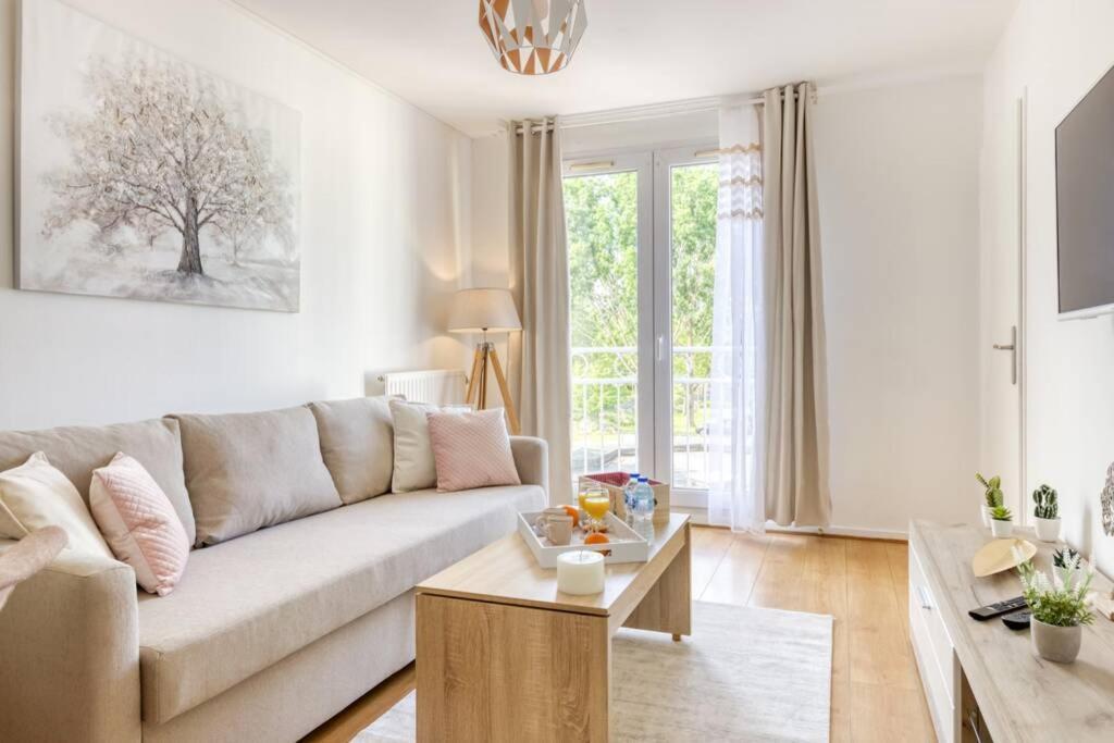 L'Elysee - Easy Check-In - Arrivee Autonome - Place Parking Privative - T2 Surequipe - Wifi - Netflix Διαμέρισμα Courcouronnes Εξωτερικό φωτογραφία